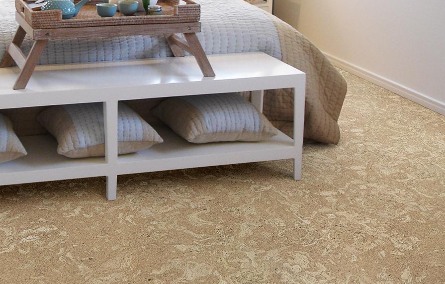 Пробковый пол клеевой Corkstyle Eco Cork Madeira Sand 915×305×6 фото в интерьере